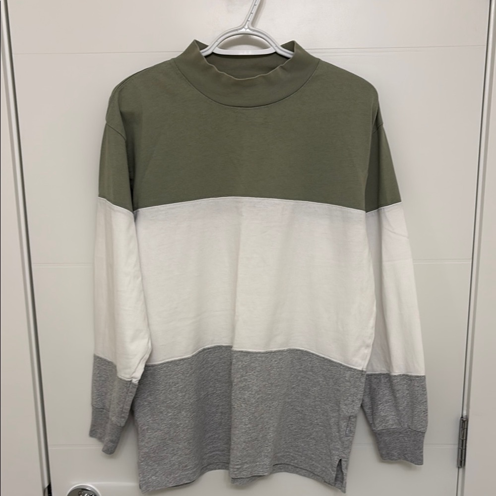 TNA crewneck long sleeve in size small